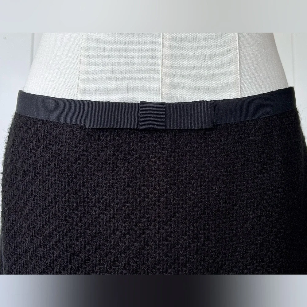 Ann Taylor Factory Boucle Pencil Skirt Lined Grosgrain Trim Black Size‎ 6